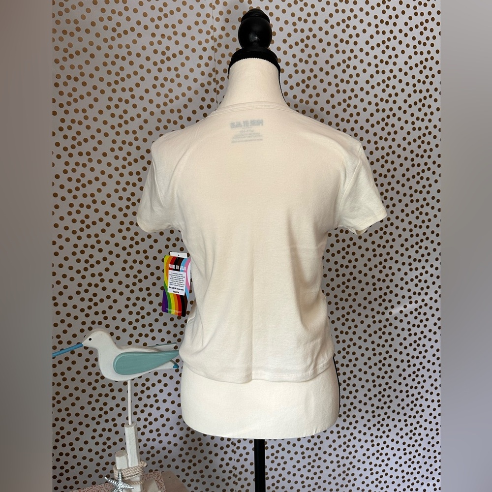 NWT LGBTQ Pride Cotton Cropped T-Shirt L (11-13) NWT - Picture 3 of 10